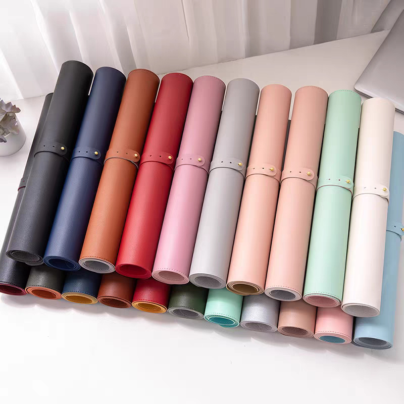 Desk Mat Leather - 柔らかく折りたたみ可能なテーブルマット – 防水、傷つきにくい、お手入れが簡単なPUレザーデスクパッド、オフィスや持ち運びに最適