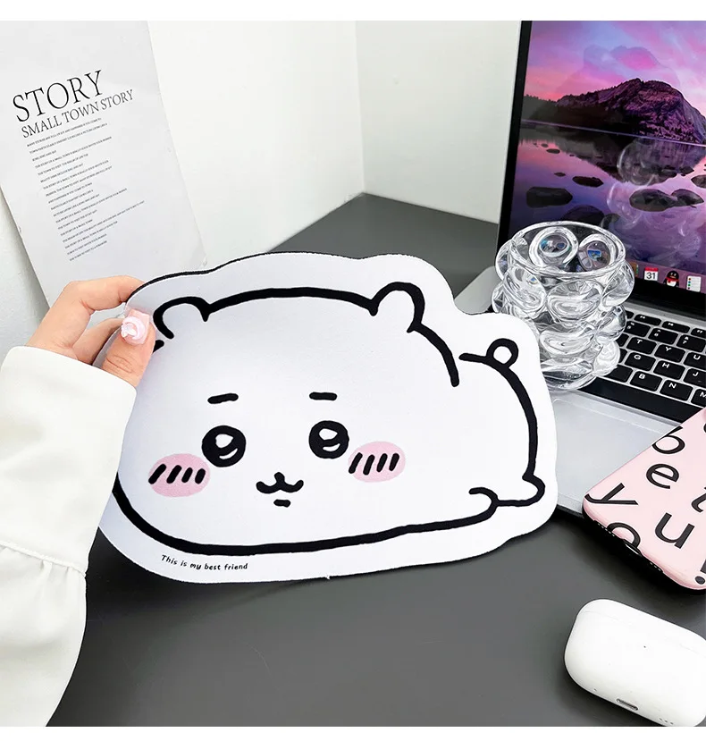 Chiikawa 漫画 Jiyi Usagi Hachiwa - Desk Mat Leather のレビューと価格